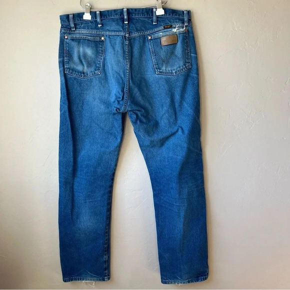 Vintage Wrangler Jeans 42x32 Cowboy Work Ranch Outdoors Mens Farmer Chore Hipste - Picture 12 of 13